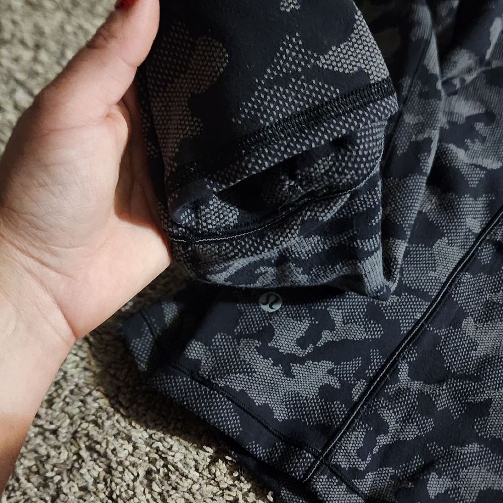 Lululemon - Picture 2 of 6